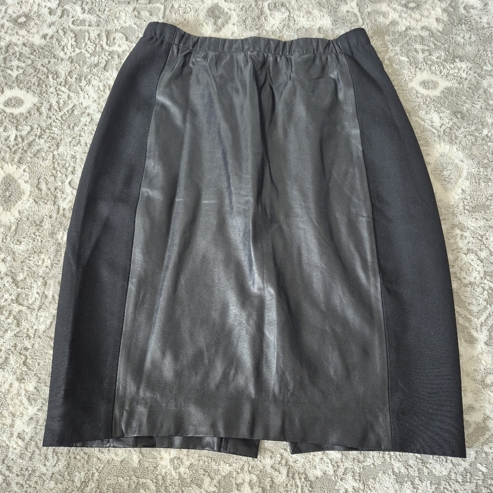 Babaton Aritzia Women's Contemporary Edgy Black Vegan Leather Skirt Size 2 - Picture 2 of 5